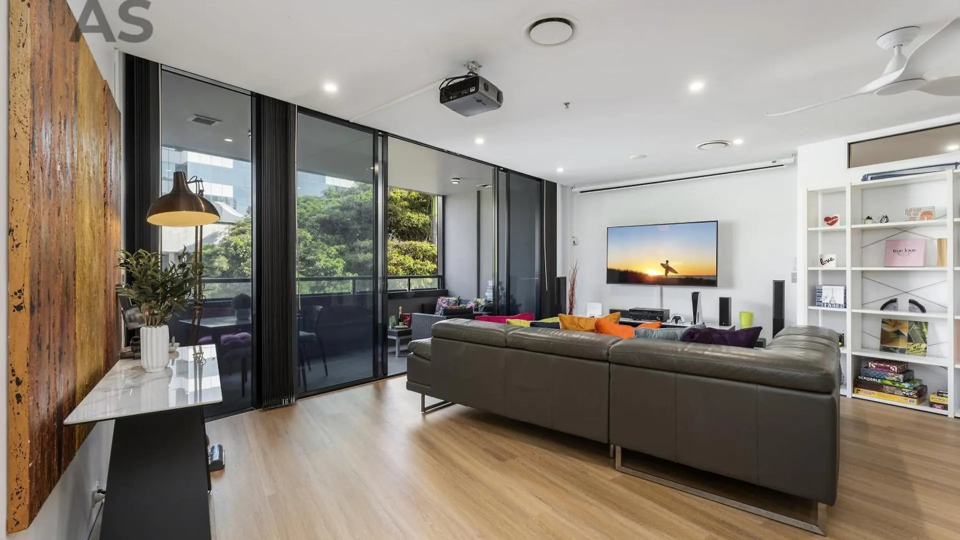 Circle On Cavill - Private Apartments - Apartment Stay Χρυσή Ακτή