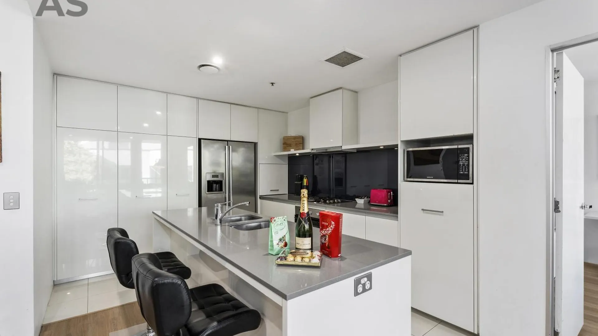 Circle On Cavill - Private Apartments - Apartment Stay Χρυσή Ακτή